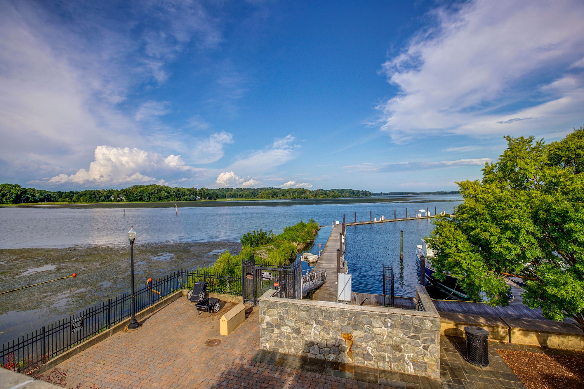 SOLD 2 BD Corner Unit in Belmont Bay Woodbridge, VA